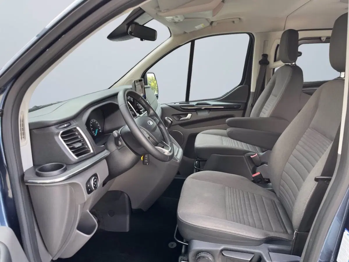 Ford Tourneo Custom usata a Milano (10)