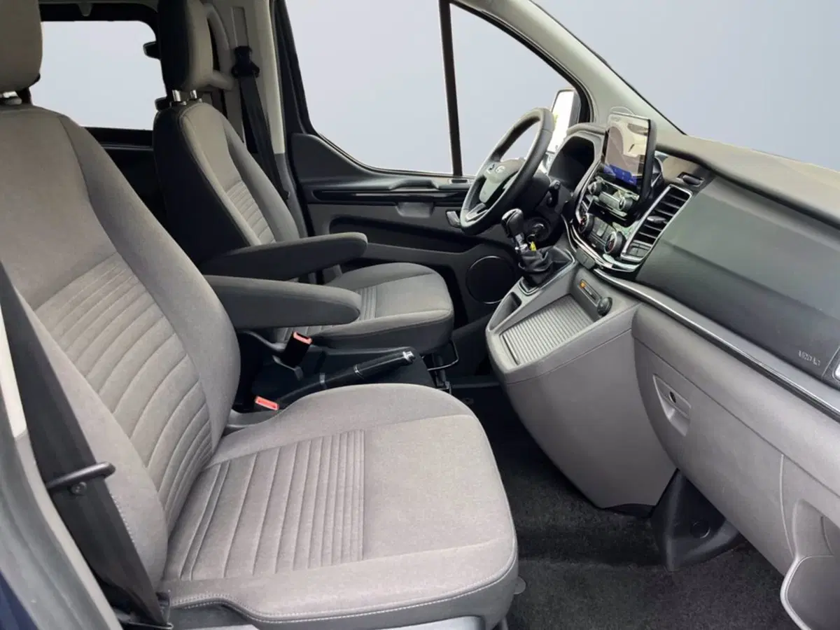 Ford Tourneo Custom usata a Milano (15)