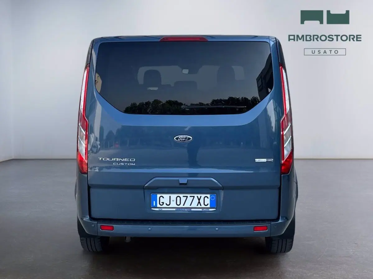 Ford Tourneo Custom usata a Milano (4)