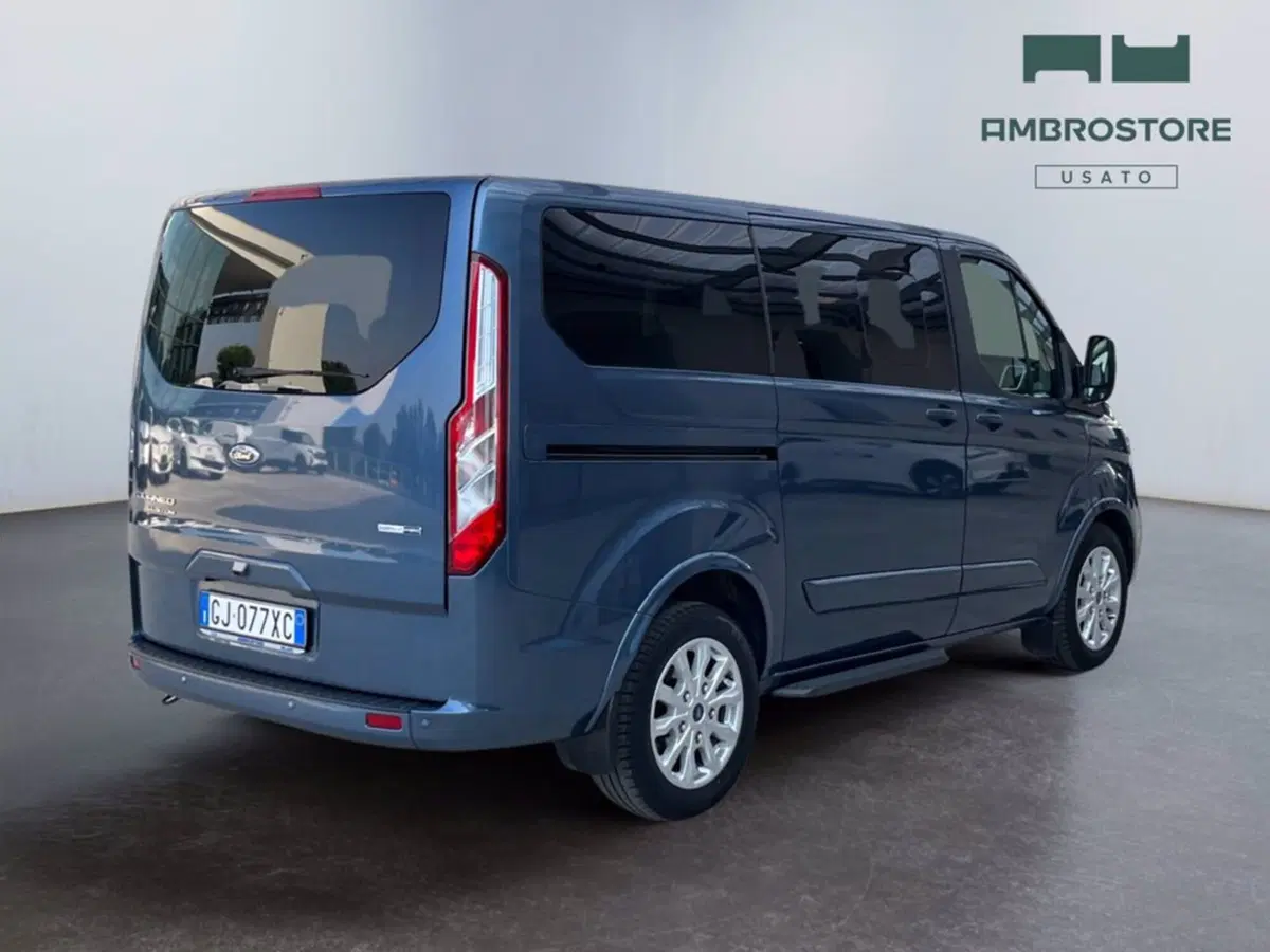 Ford Tourneo Custom usata a Milano (5)