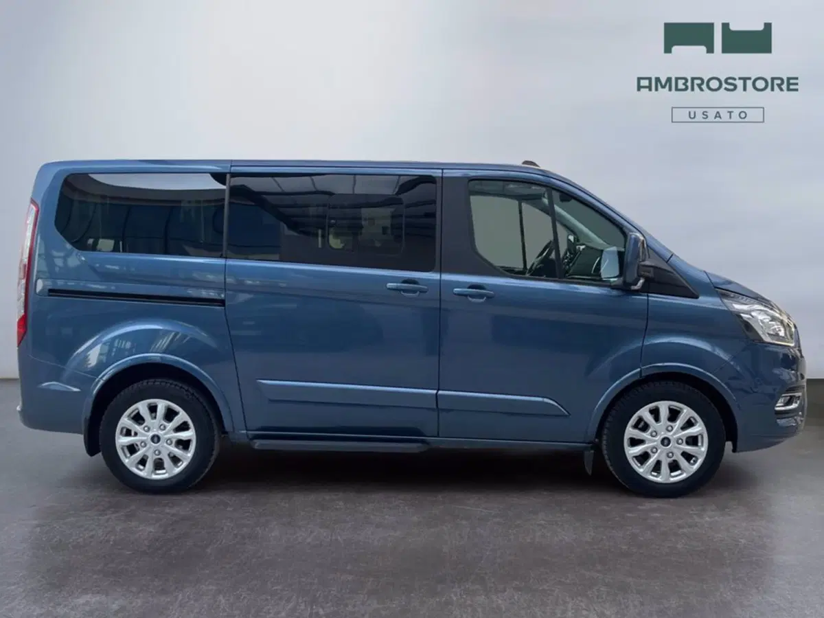 Ford Tourneo Custom usata a Milano (6)