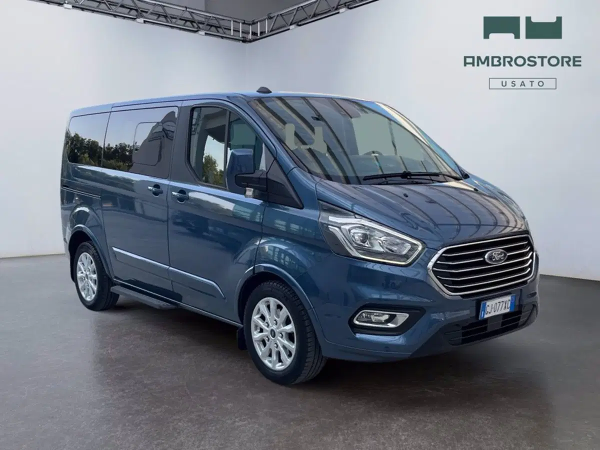Ford Tourneo Custom usata a Milano (7)