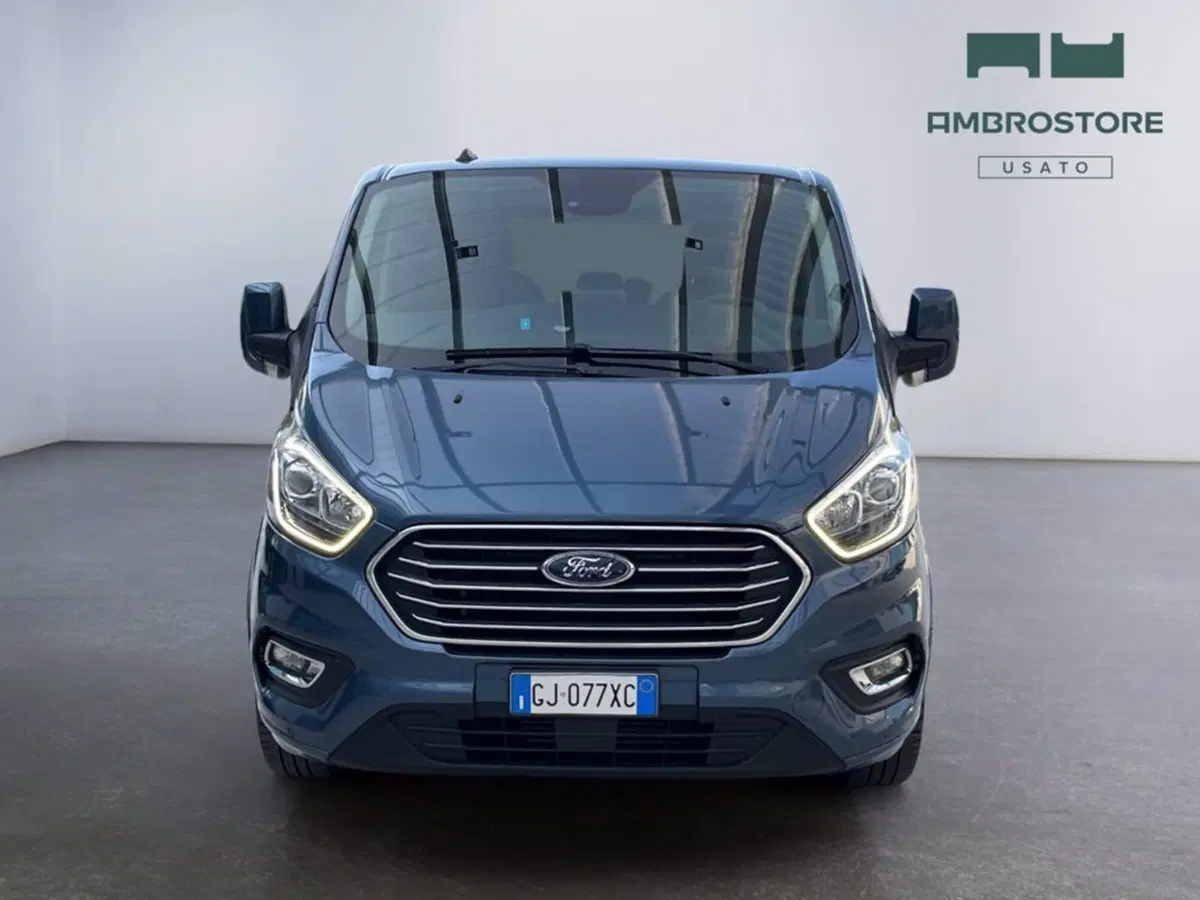 Ford Tourneo Custom usata a Milano (8)