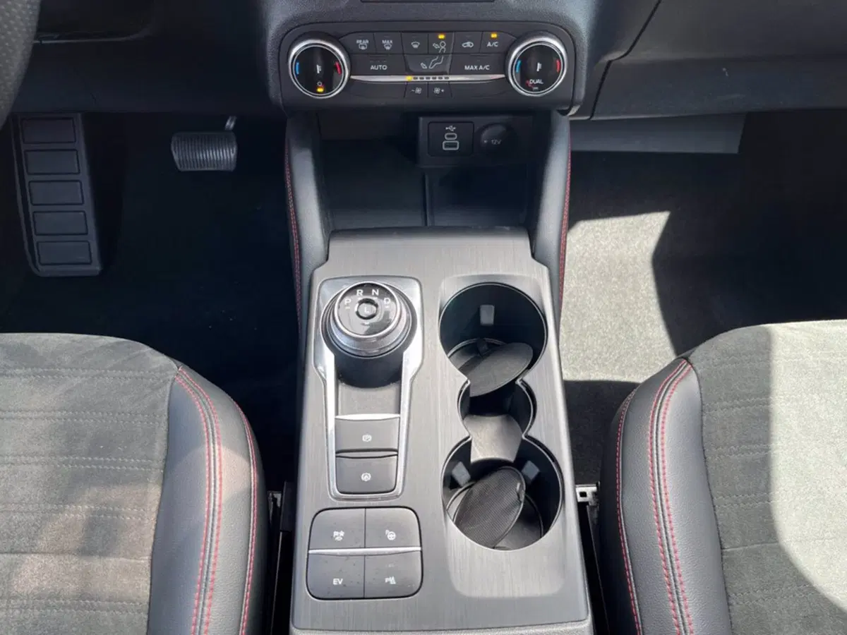 Ford Kuga usata a Milano (16)