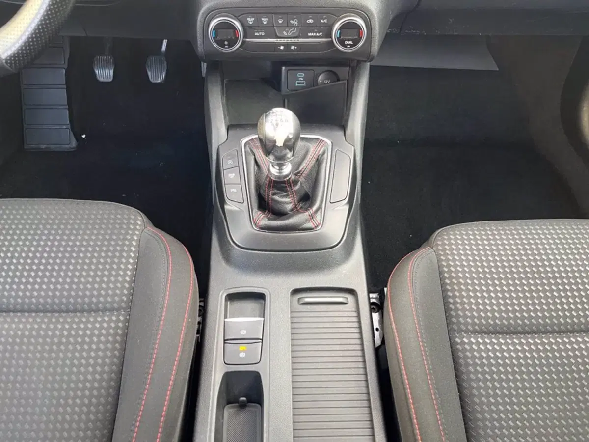 Ford Focus usata a Milano (16)
