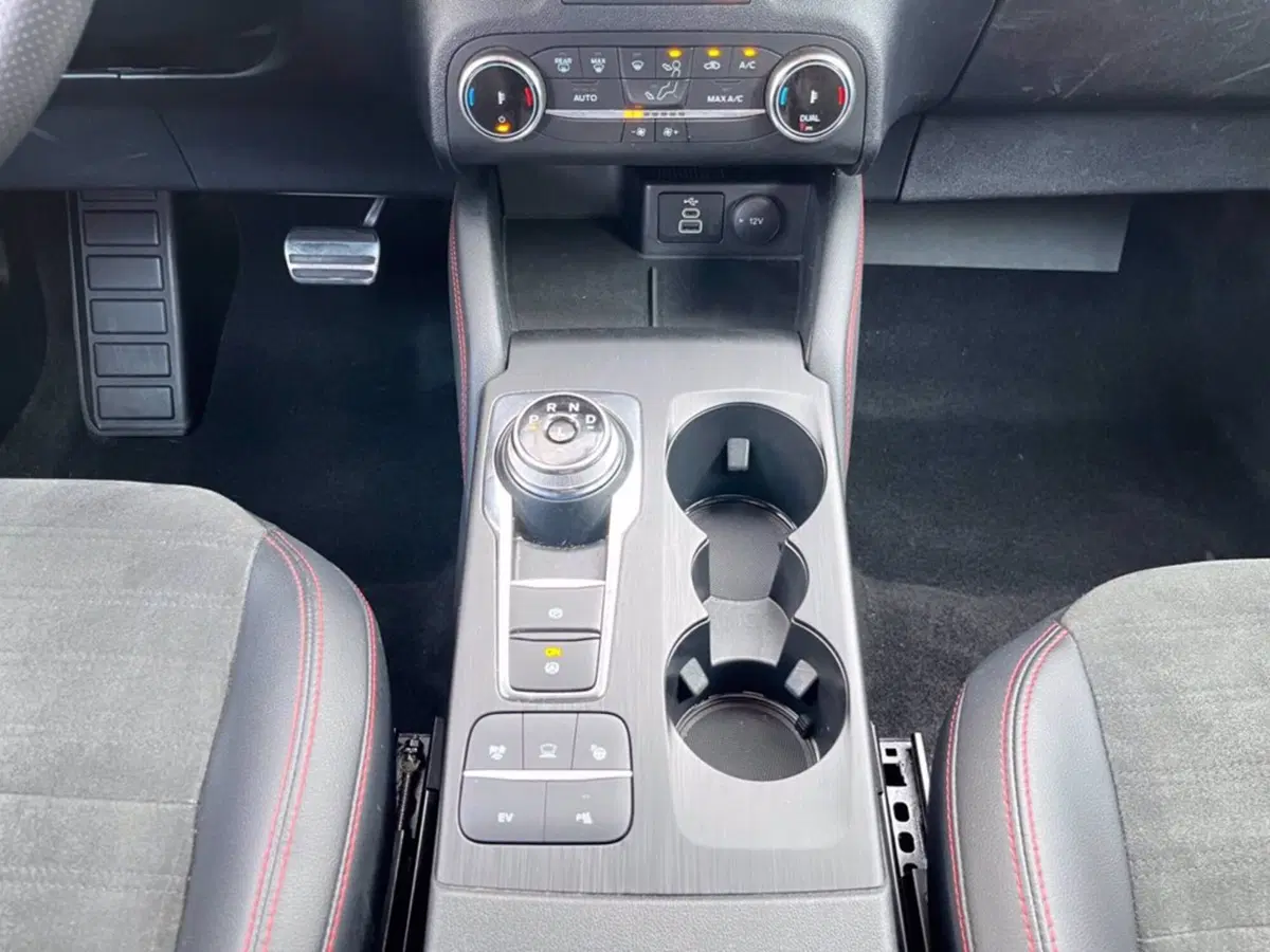 Ford Kuga usata a Milano (16)