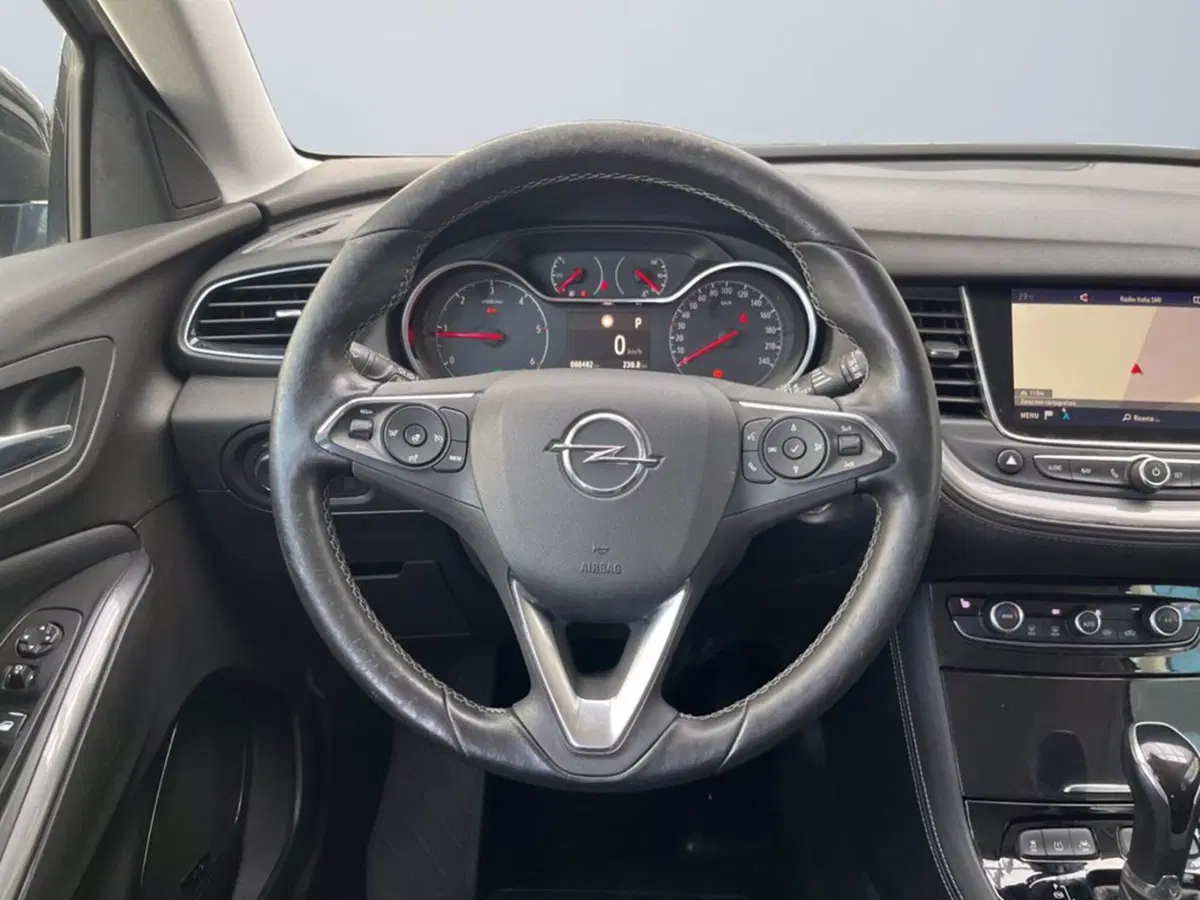 Opel Grandland X usata a Milano (13)