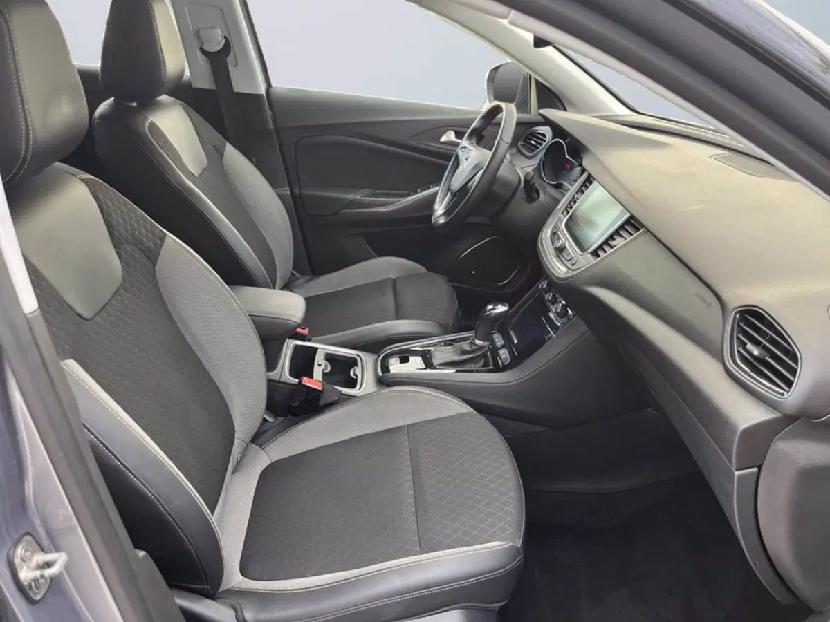 Opel Grandland X usata a Milano (15)