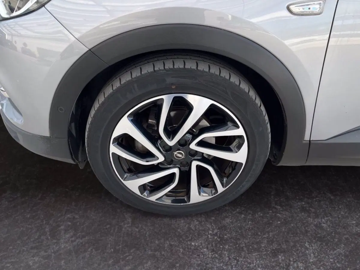 Opel Grandland X usata a Milano (9)