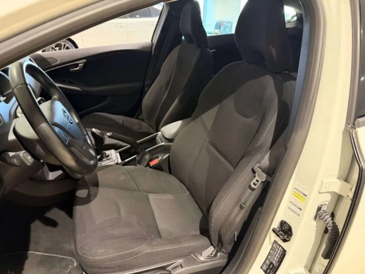 Volvo V40 usata a Savona (12)