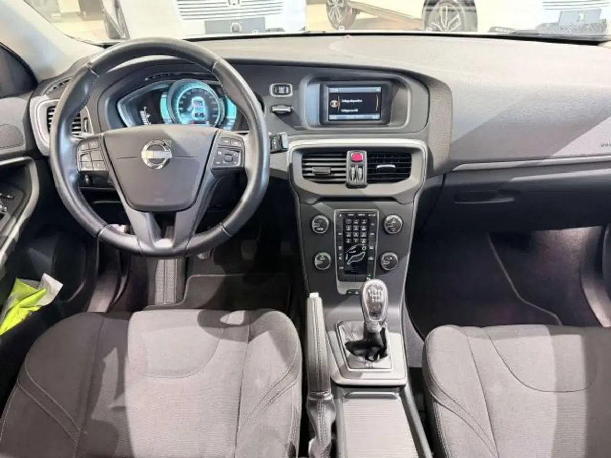 Volvo V40 usata a Savona (13)
