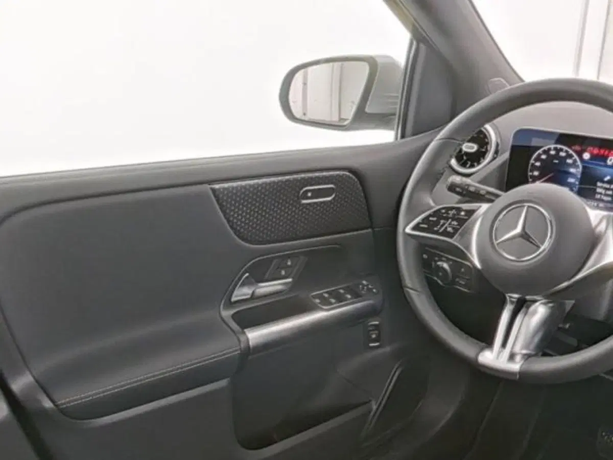 Mercedes-Benz Classe B usata a Milano (8)