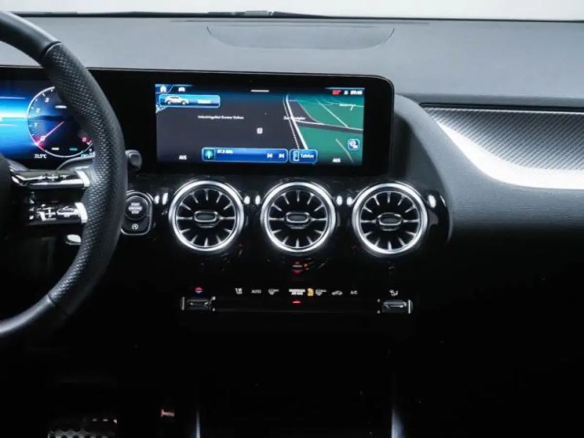 Mercedes-Benz GLA SUV usata a Milano (10)