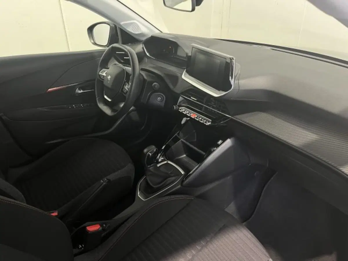 Peugeot 208 usata a Treviso (4)