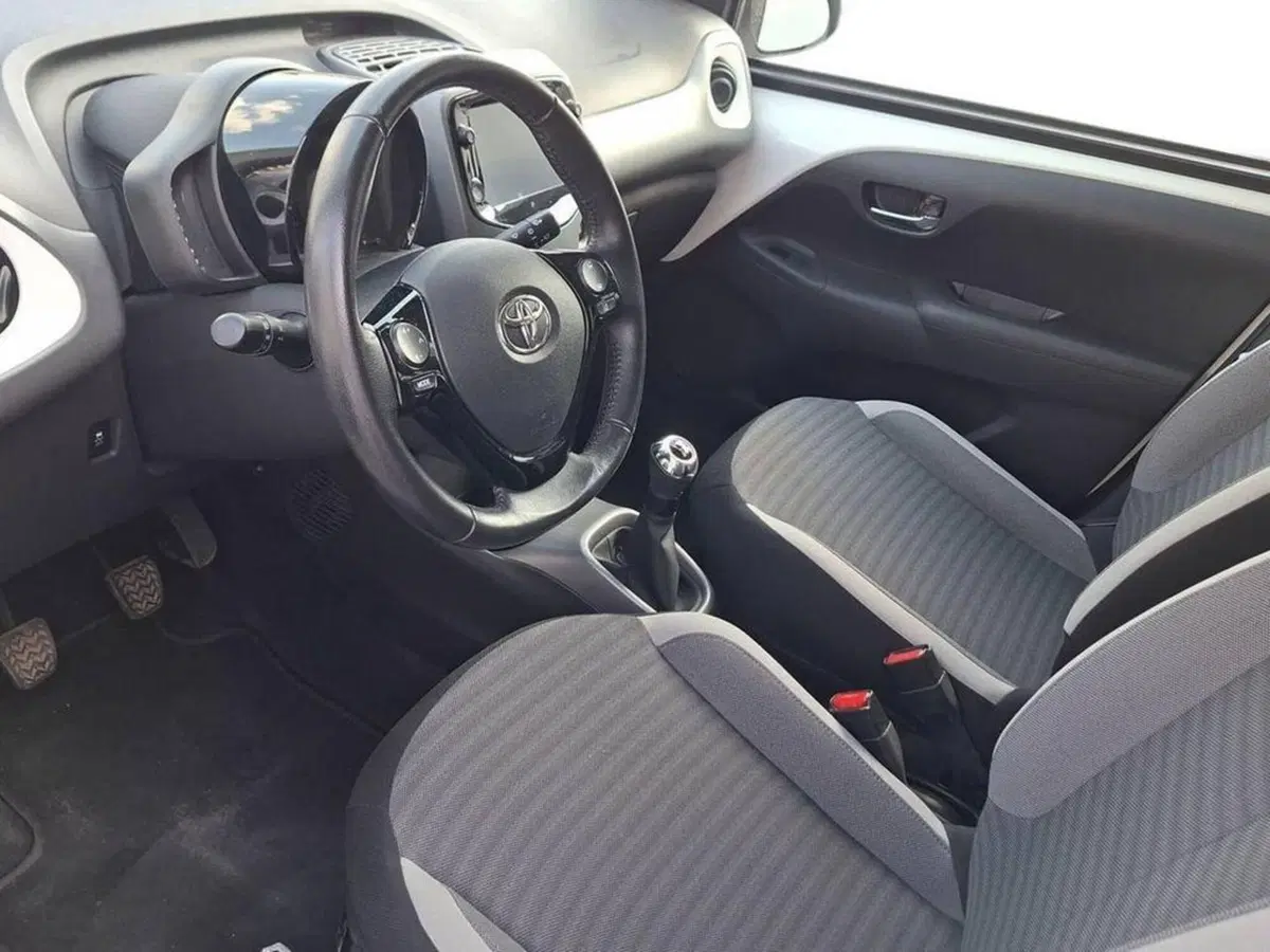 Toyota Aygo usata a Torino (11)