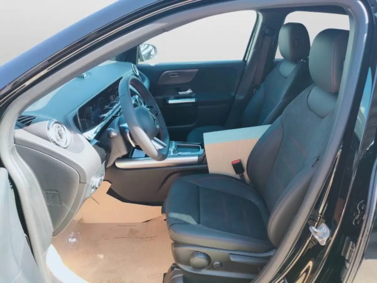 Mercedes-Benz GLA SUV nuova a Teramo (10)