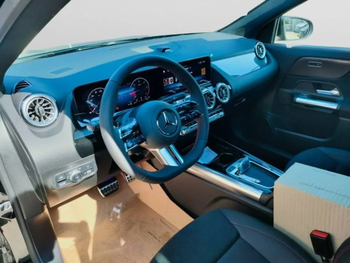 Mercedes-Benz GLA SUV nuova a Teramo (11)