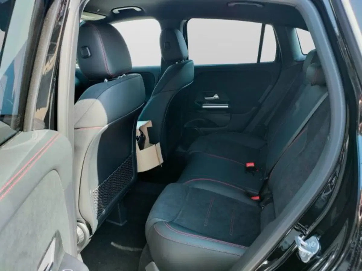 Mercedes-Benz GLA SUV nuova a Teramo (13)