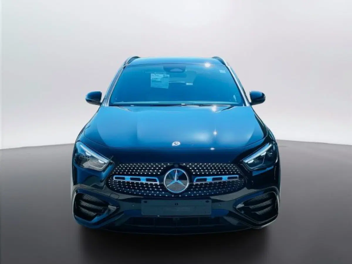 Mercedes-Benz GLA SUV nuova a Teramo (2)