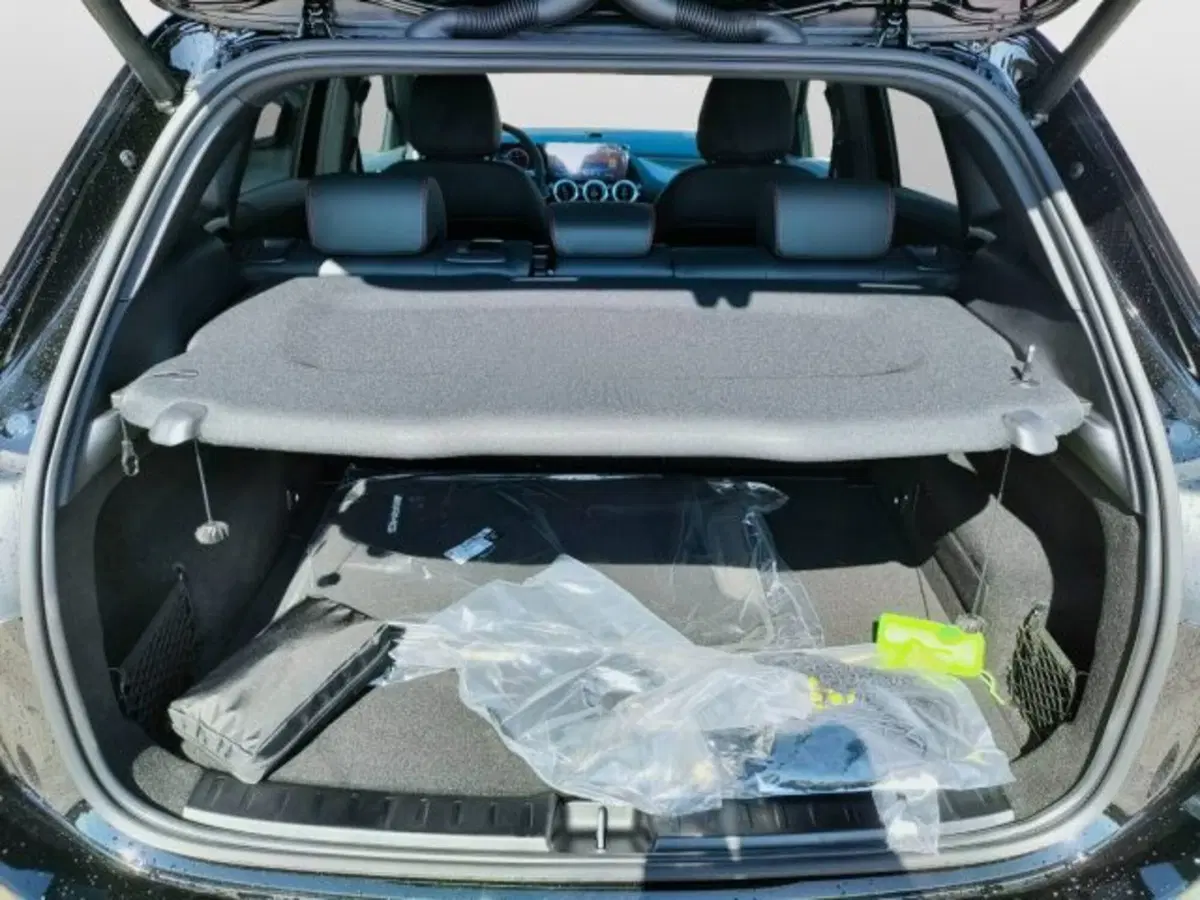 Mercedes-Benz GLA SUV nuova a Teramo (5)