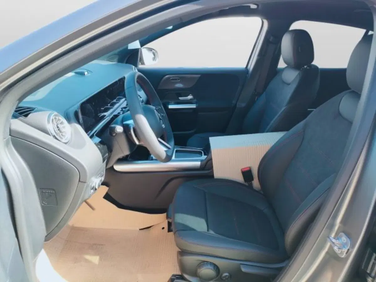 Mercedes-Benz GLA SUV nuova a Teramo (11)