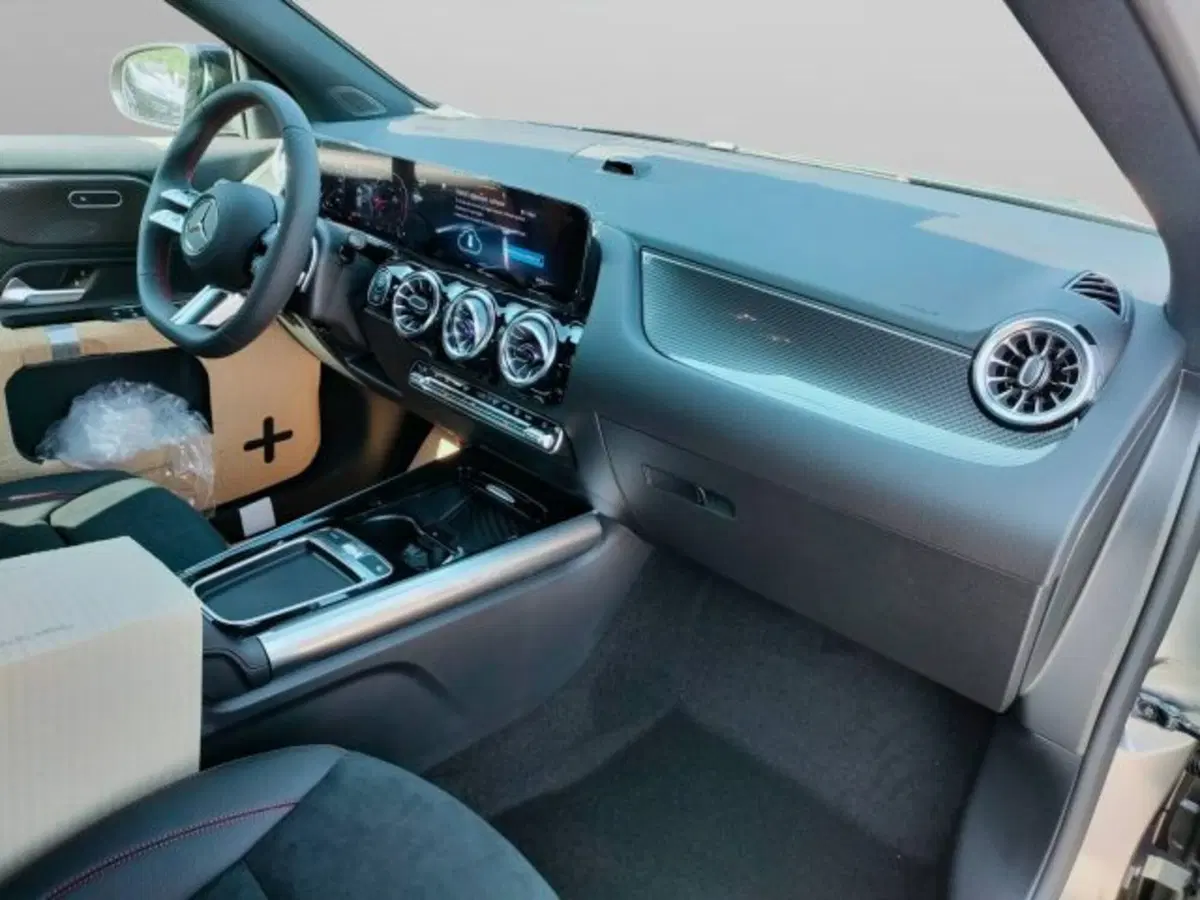 Mercedes-Benz GLA SUV nuova a Teramo (12)