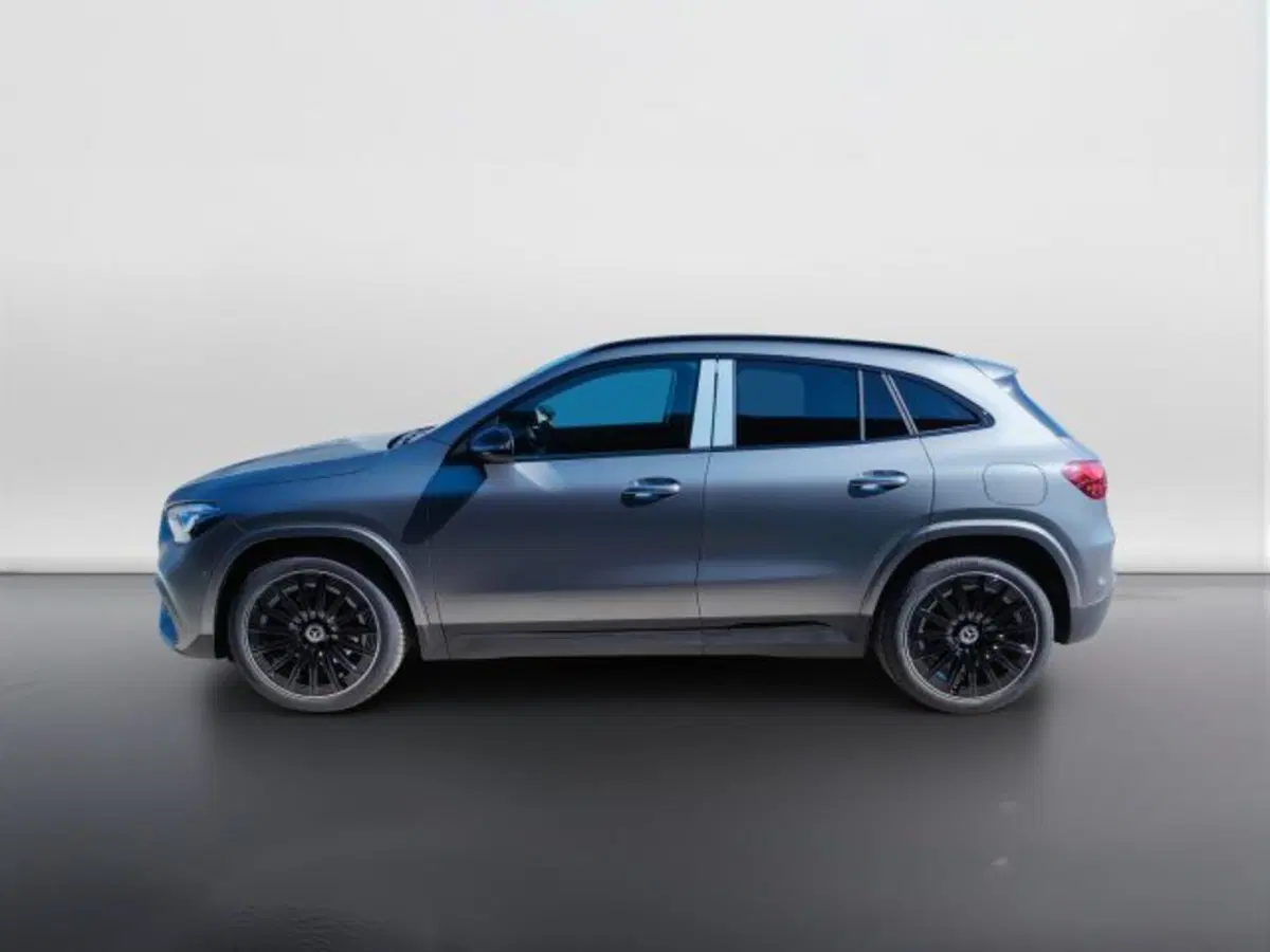 Mercedes-Benz GLA SUV nuova a Teramo (3)