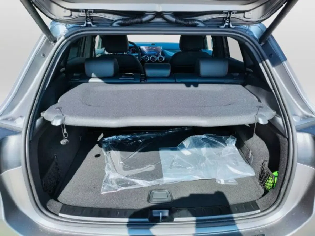 Mercedes-Benz GLA SUV nuova a Teramo (5)
