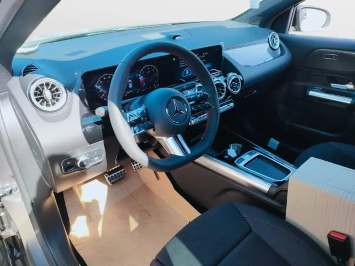 Mercedes-Benz GLA SUV nuova a Teramo (9)