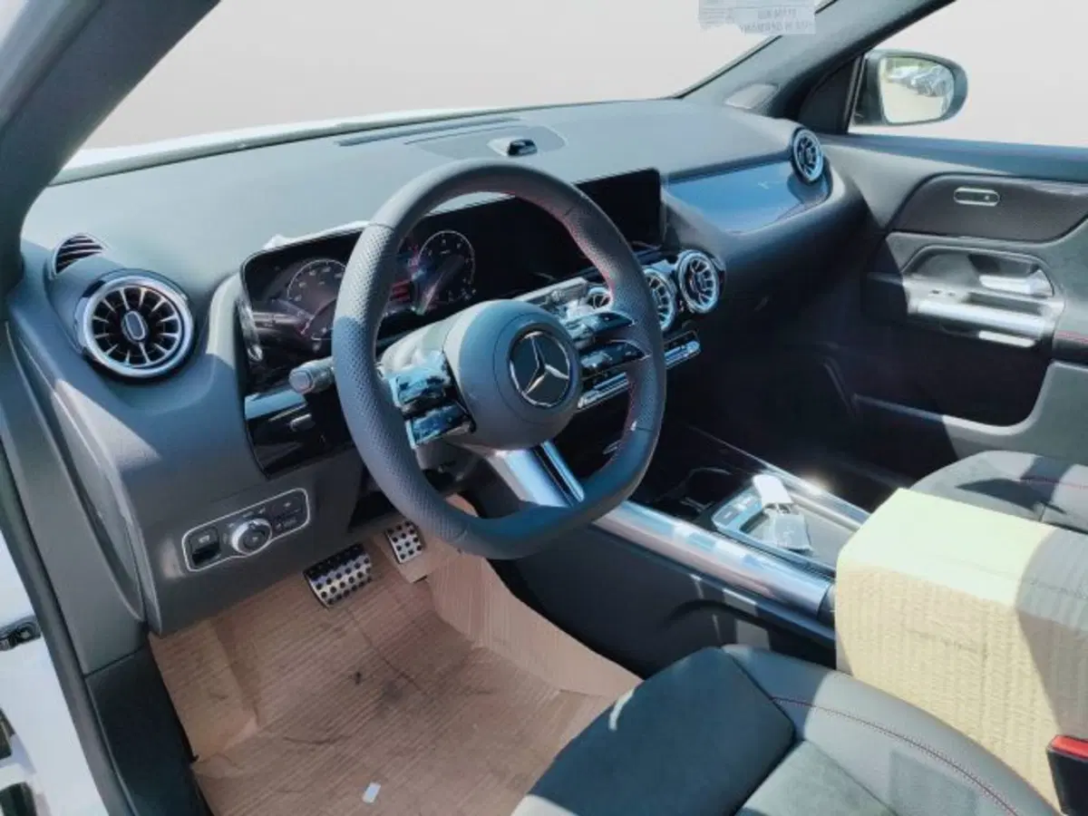 Mercedes-Benz GLA SUV nuova a Teramo (11)