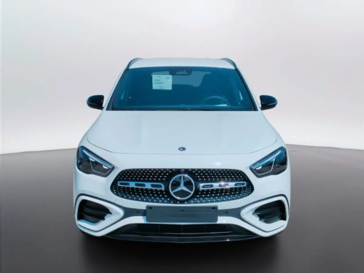 Mercedes-Benz GLA SUV nuova a Teramo (2)