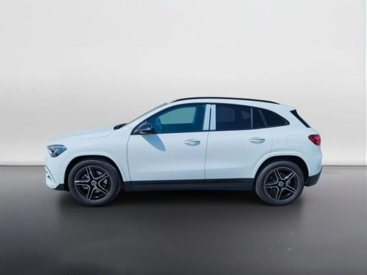 Mercedes-Benz GLA SUV nuova a Teramo (3)