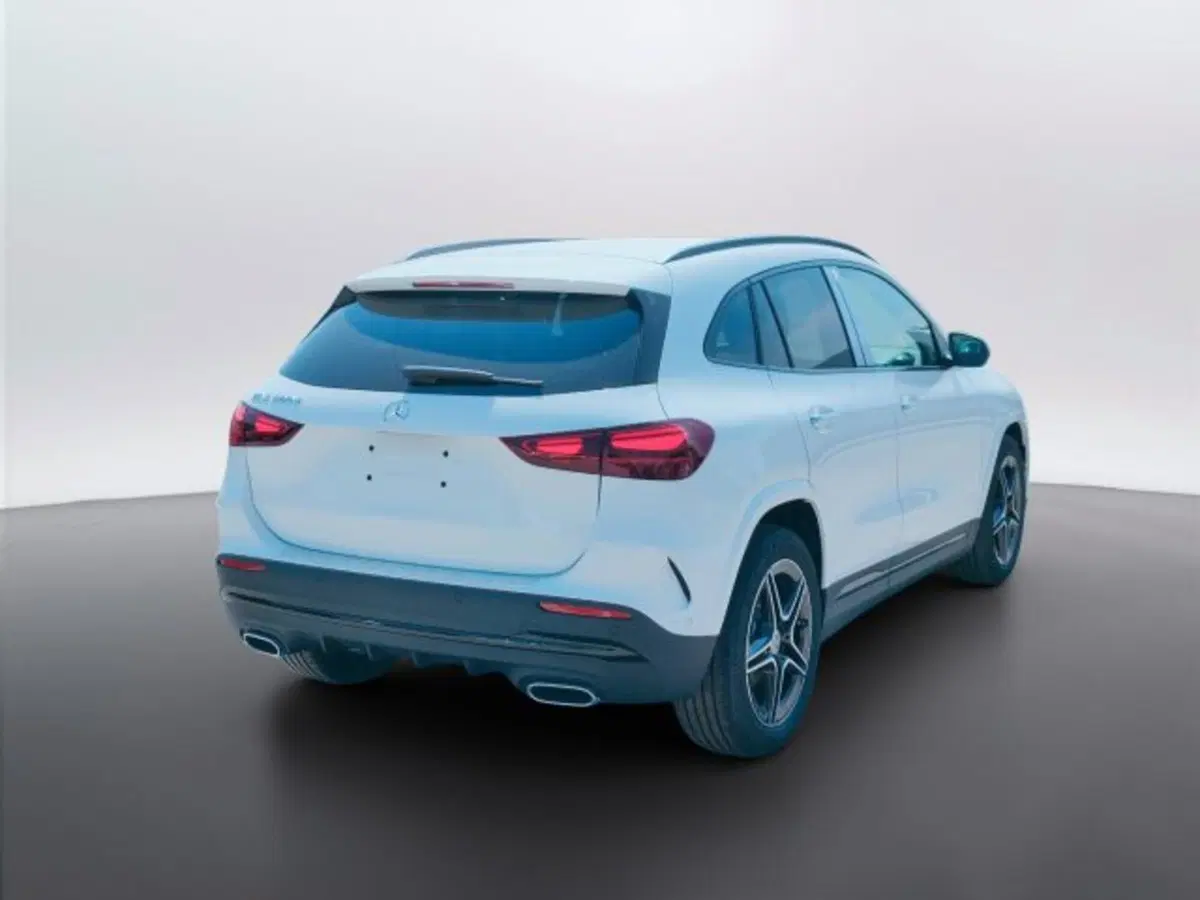 Mercedes-Benz GLA SUV nuova a Teramo (5)