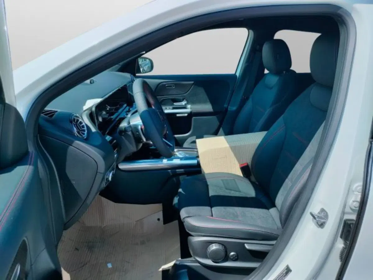 Mercedes-Benz GLA SUV nuova a Teramo (9)