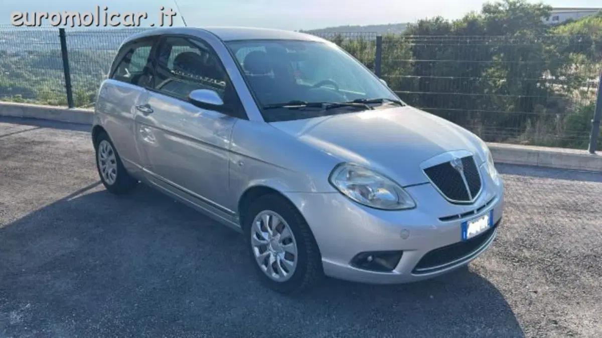 Lancia Ypsilon usata a Campobasso