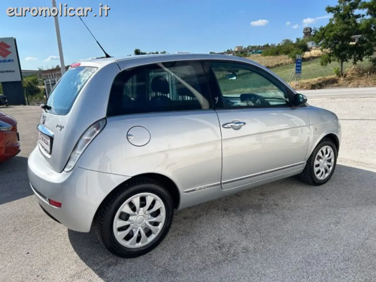 Lancia Ypsilon usata a Campobasso (12)