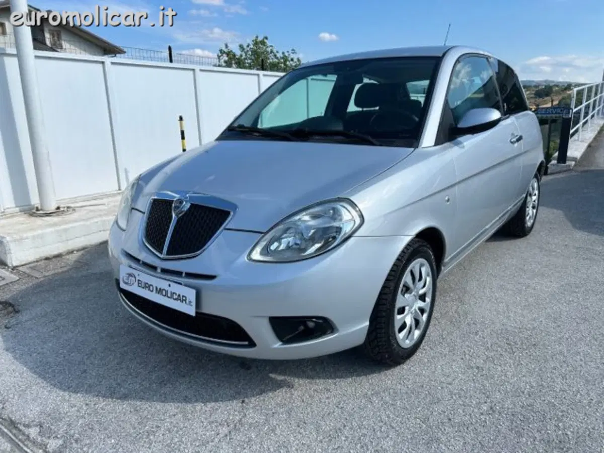 Lancia Ypsilon usata a Campobasso (5)