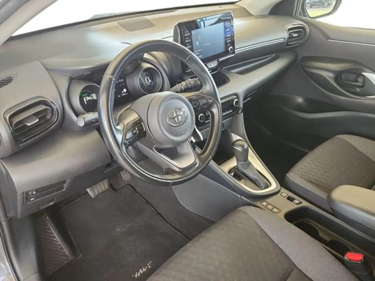 Toyota Yaris Cross usata a Roma (7)