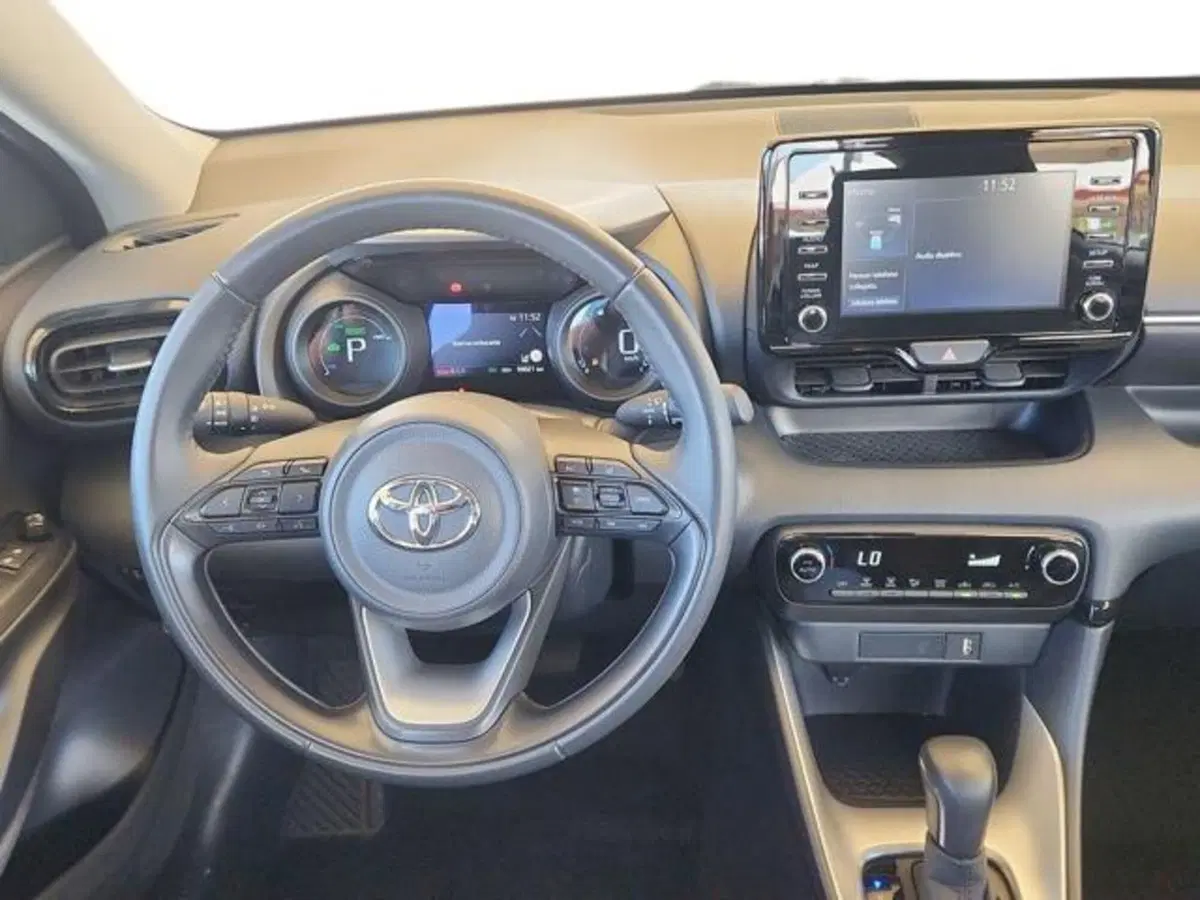Toyota Yaris Cross usata a Roma (8)