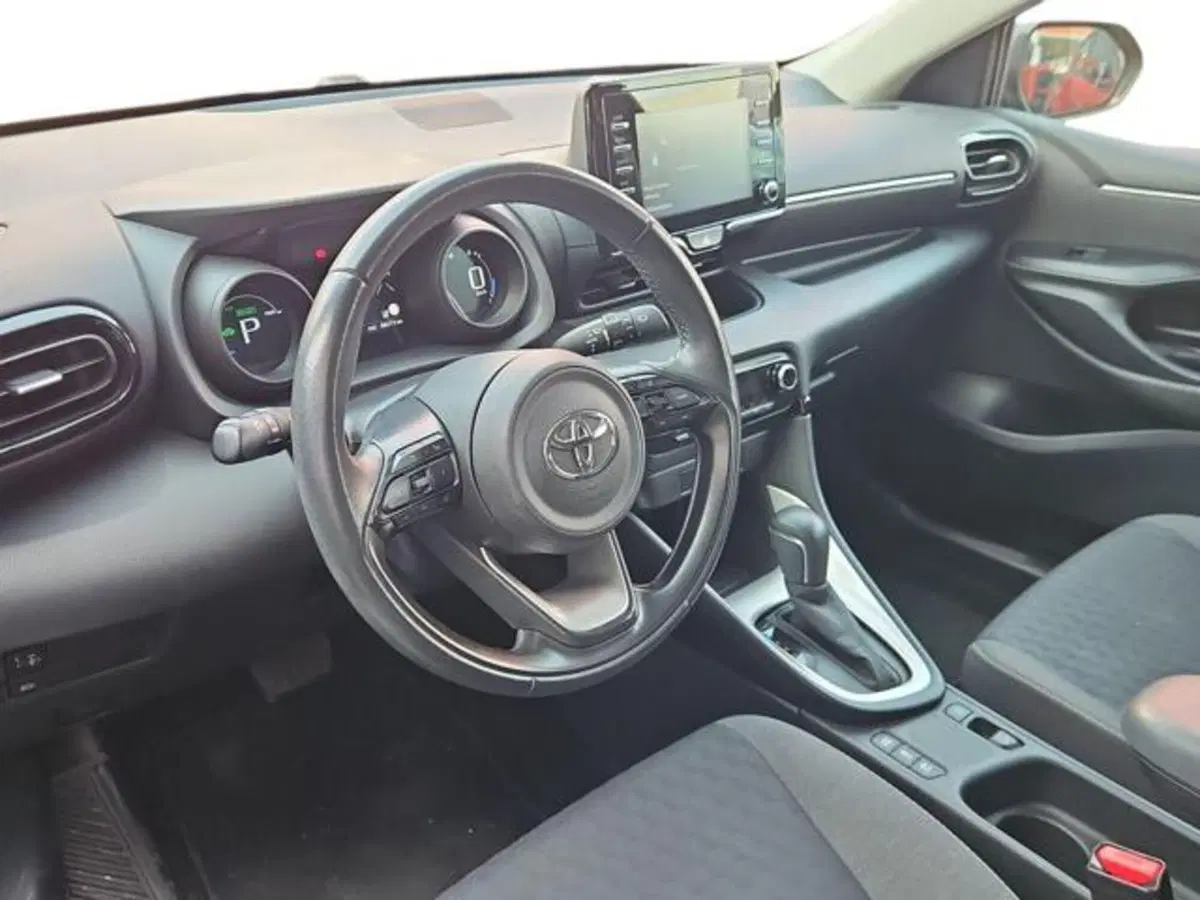 Toyota Yaris Cross usata a Roma (7)