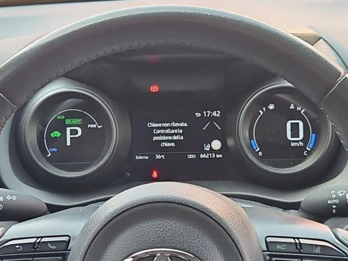 Toyota Yaris Cross usata a Roma (9)