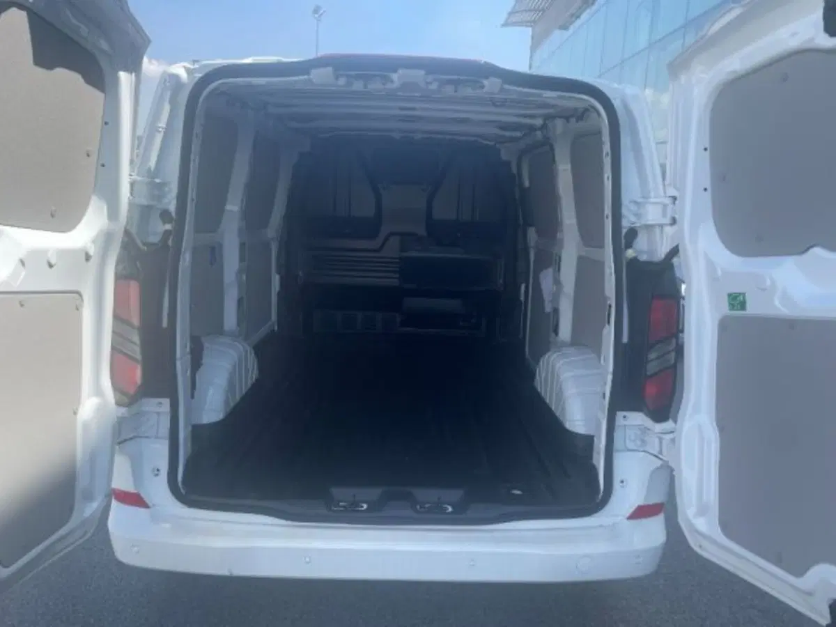 Ford Transit Custom Furgone nuova a Cuneo (6)