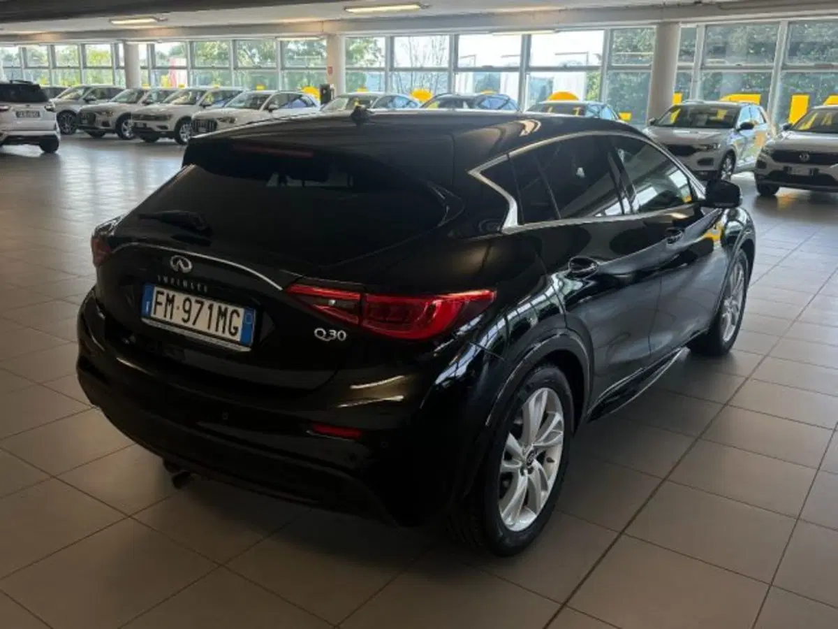 Infiniti Q30 usata a Cuneo (7)