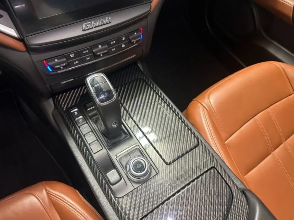 Maserati Ghibli usata a Cuneo (18)