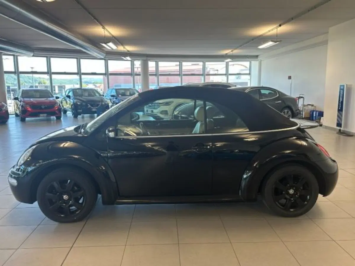 Volkswagen New Beetle Cabrio usata a Cuneo (4)