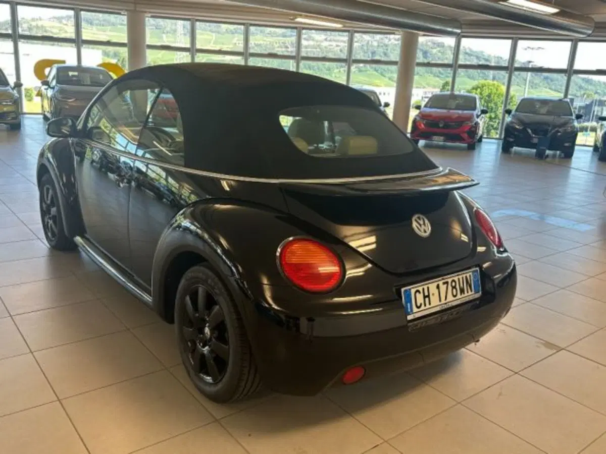 Volkswagen New Beetle Cabrio usata a Cuneo (5)
