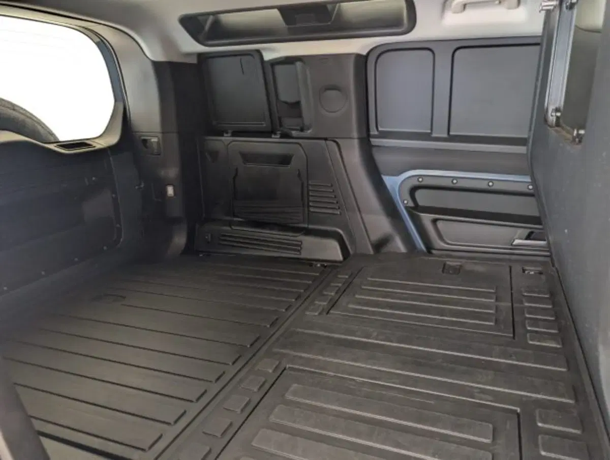 Land Rover Defender usata a Cuneo (11)