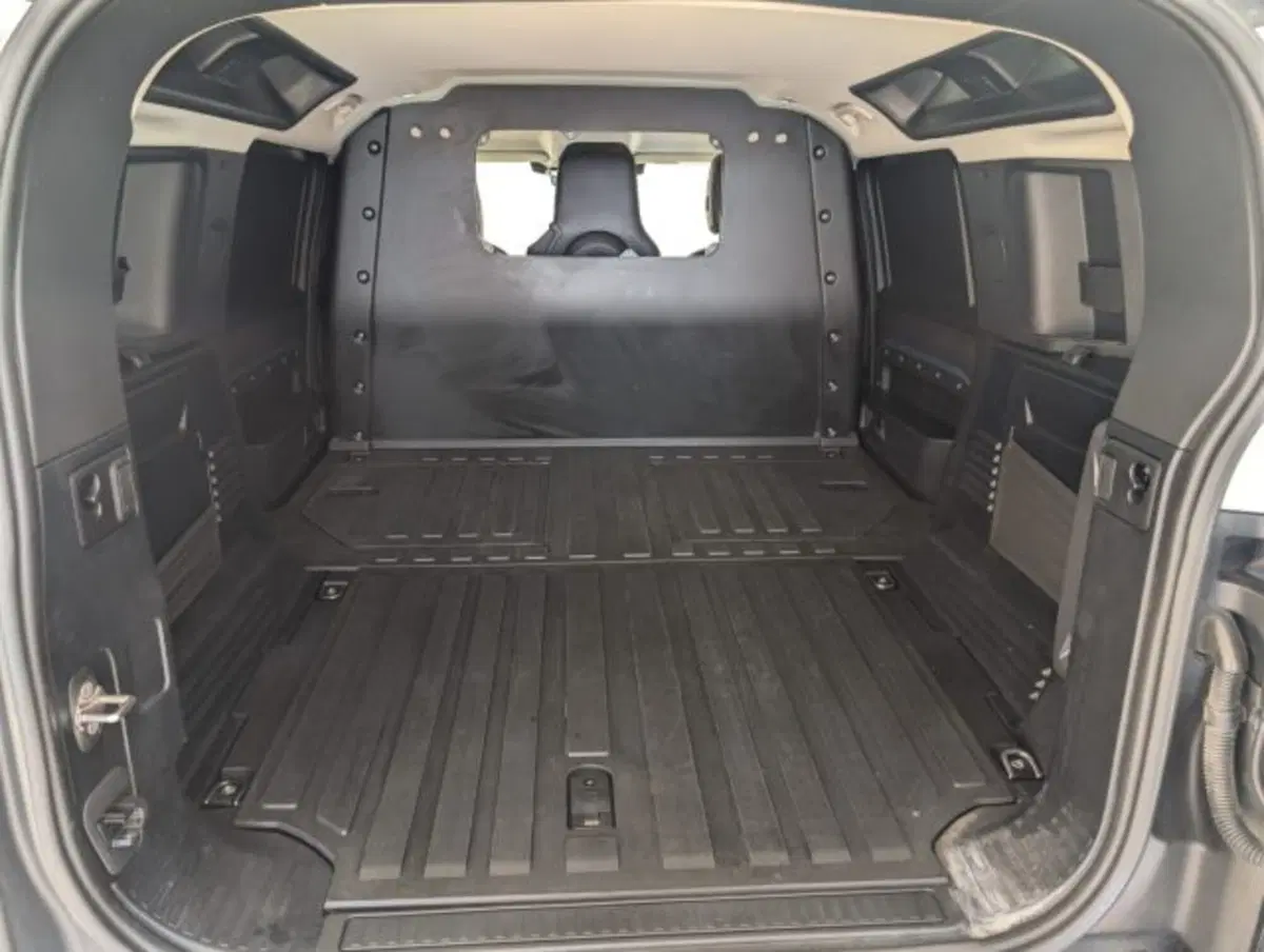 Land Rover Defender usata a Cuneo (7)