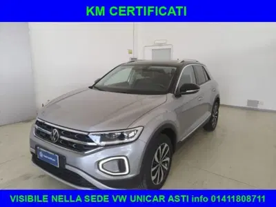 Volkswagen T-Roc 1.5 TSI ACT Style BlueMotion Technology del 2023 usata a Alba