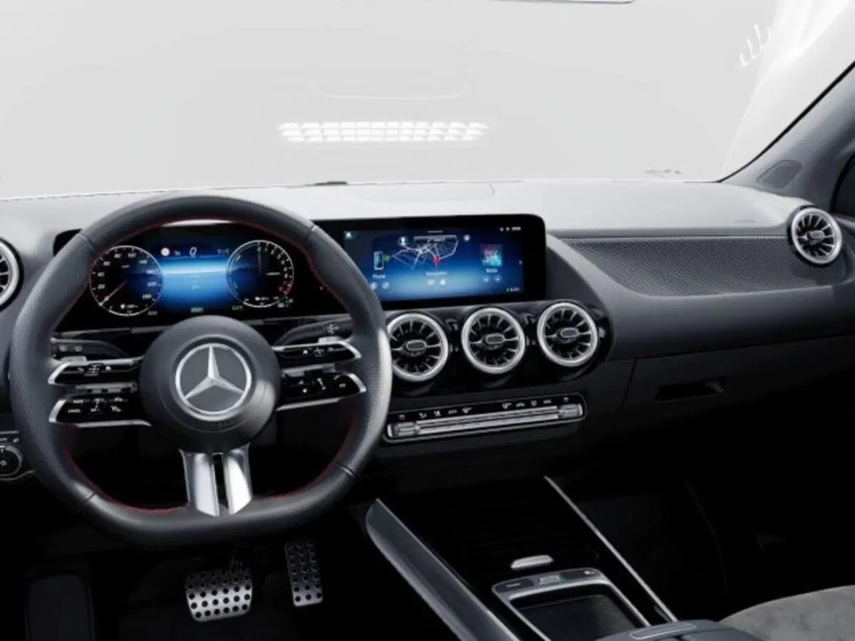 Mercedes-Benz GLA SUV nuova a Verona (8)